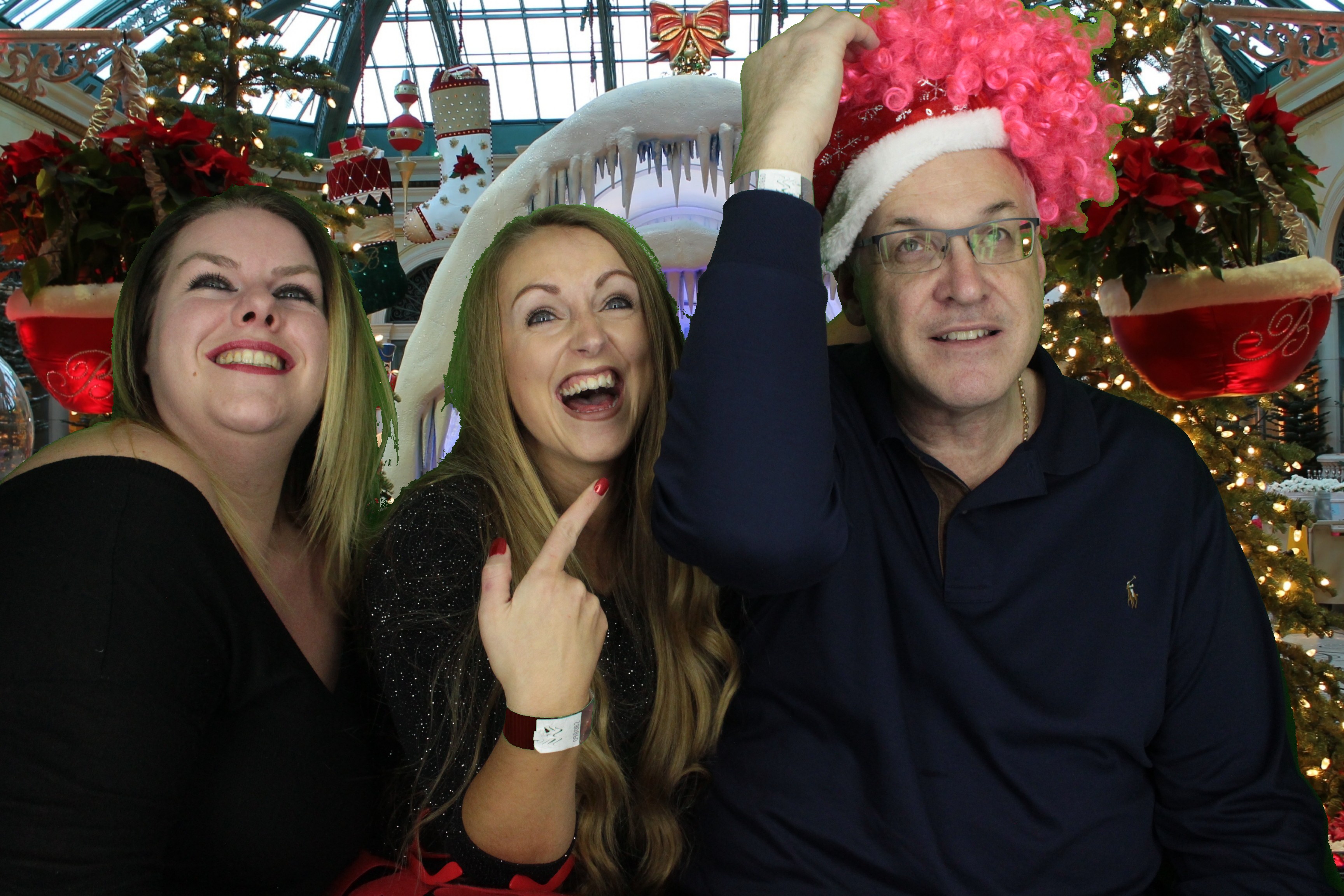 One Line Christmas Party | View more photos from the event at gallery.myphotoboothexperience.co.uk/u/MyPhotoBoothExperienceLtd/One-Line-Christmas-Party